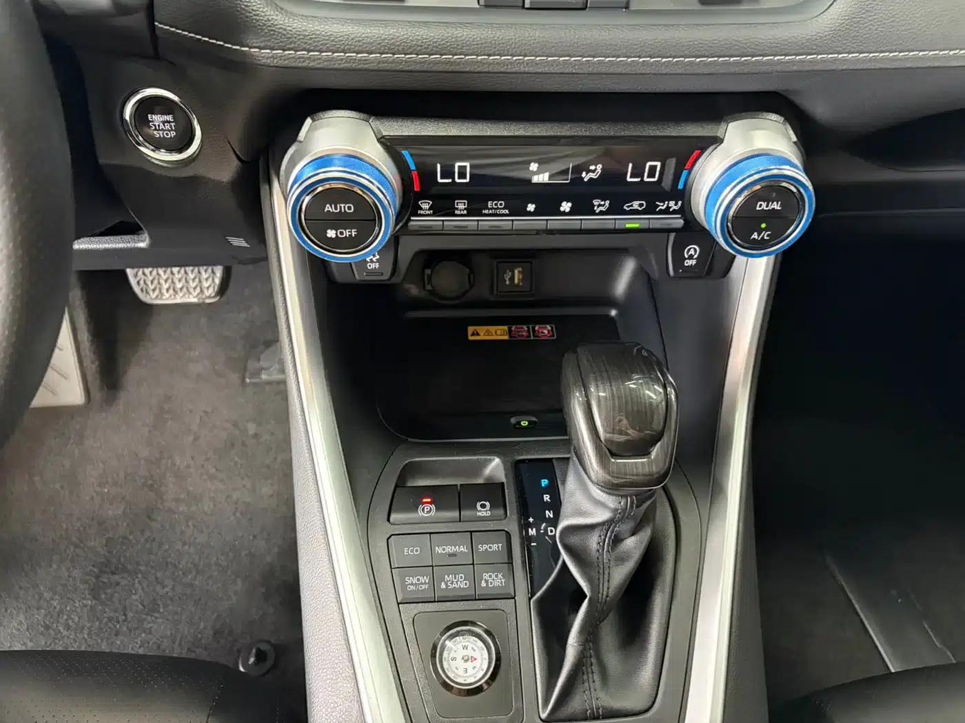 2023 RAV4 2.0L CVT 4WD Adventure Edition — миниатюра 11