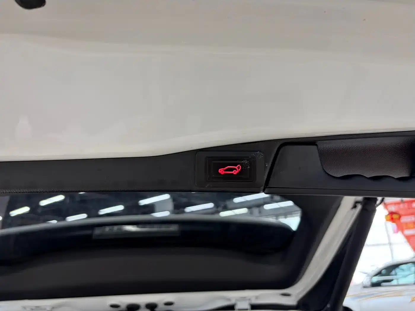 2023 RAV4 2.0L CVT 4WD Adventure Edition — миниатюра 15