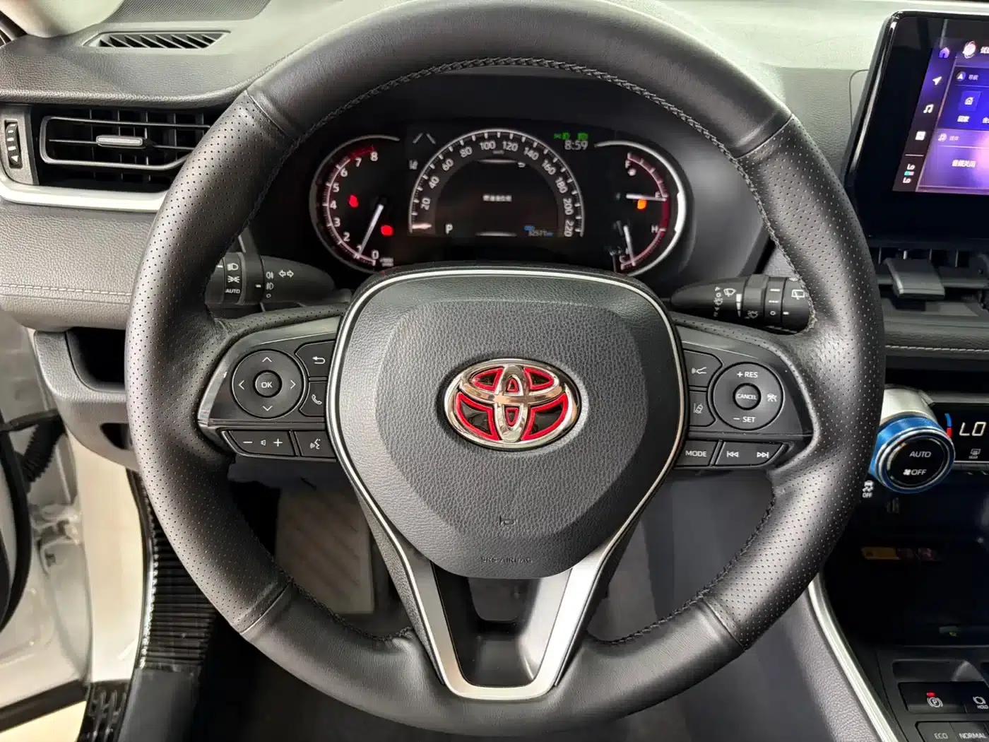 2023 RAV4 2.0L CVT 4WD Adventure Edition — миниатюра 8