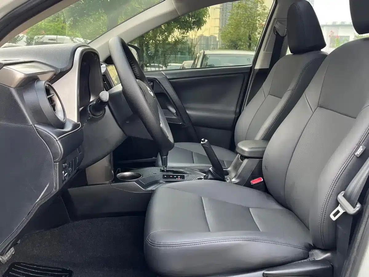 2013 RAV4 2.0L CVT 4WD Fashion Edition — миниатюра 4