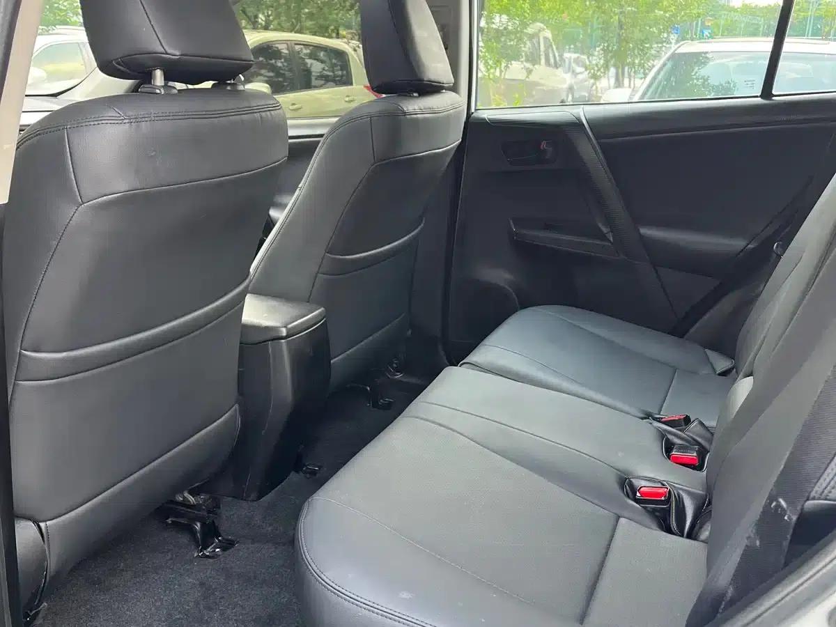 2013 RAV4 2.0L CVT 4WD Fashion Edition — миниатюра 6