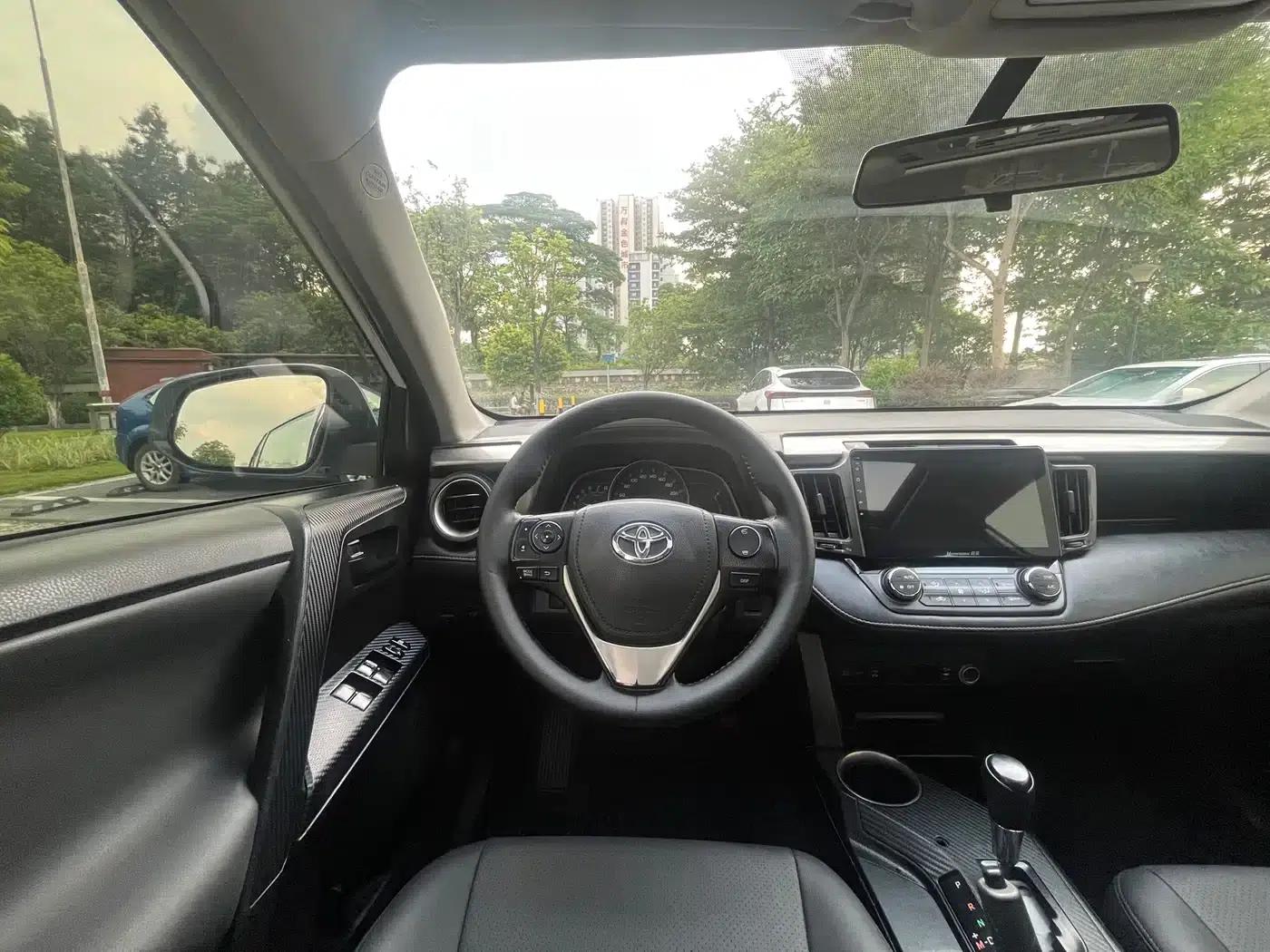2013 RAV4 2.0L CVT 4WD Fashion Edition — миниатюра 8