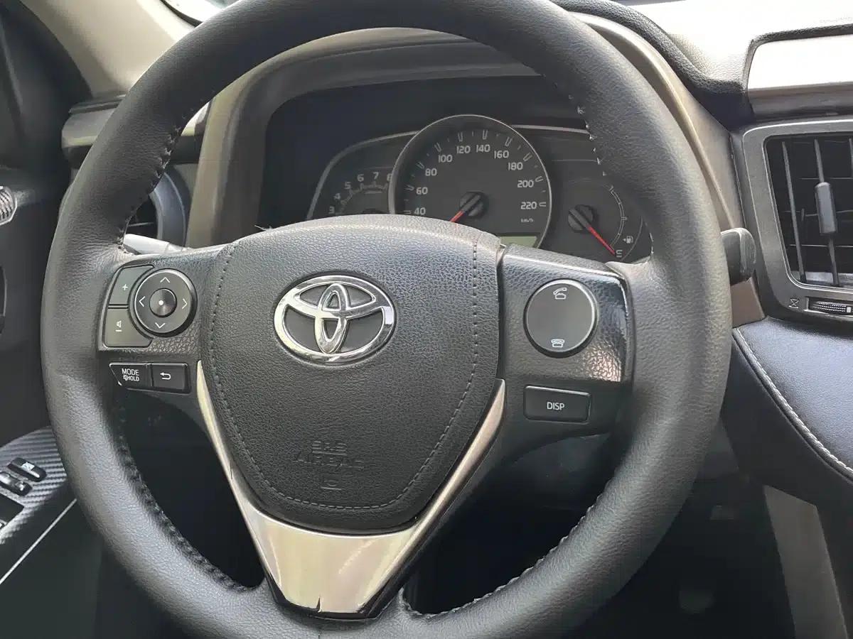 2013 RAV4 2.0L CVT 4WD Fashion Edition — миниатюра 9