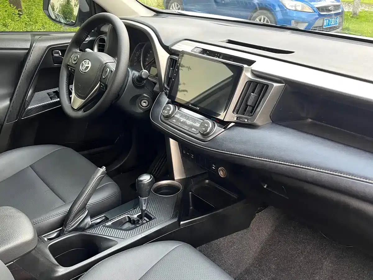 2013 RAV4 2.0L CVT 4WD Fashion Edition — миниатюра 10