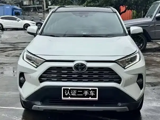 2021 Toyota RAV4 2.0L CVT 2WD Premium Edition — миниатюра 2