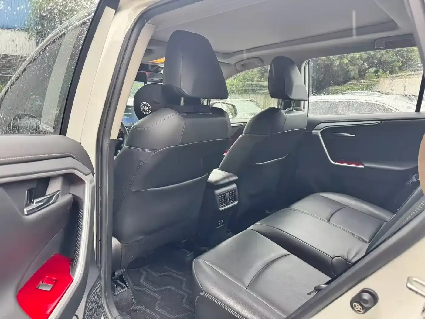 2021 Toyota RAV4 2.0L CVT 2WD Premium Edition — миниатюра 5