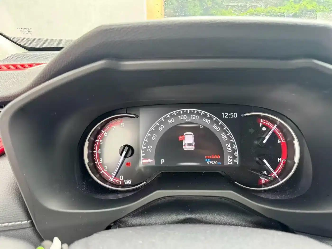 2021 Toyota RAV4 2.0L CVT 2WD Premium Edition — миниатюра 6