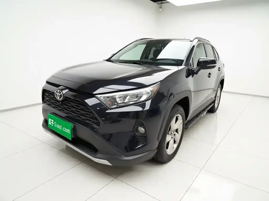 RAV4 2020 2.0L CVT 2WD Fashion Edition — миниатюра 2
