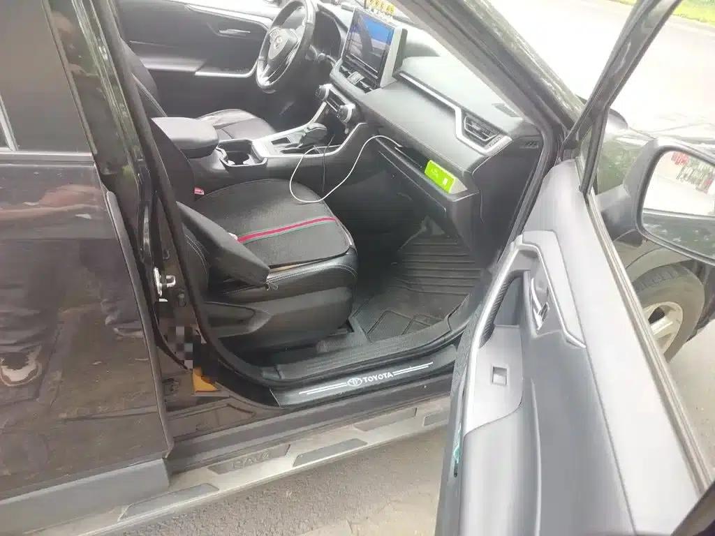 RAV4 2020 2.0L CVT 2WD Fashion Edition — миниатюра 20