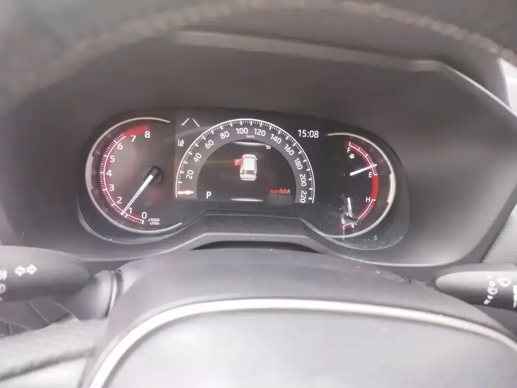 RAV4 2020 2.0L CVT 2WD Fashion Edition — миниатюра 4