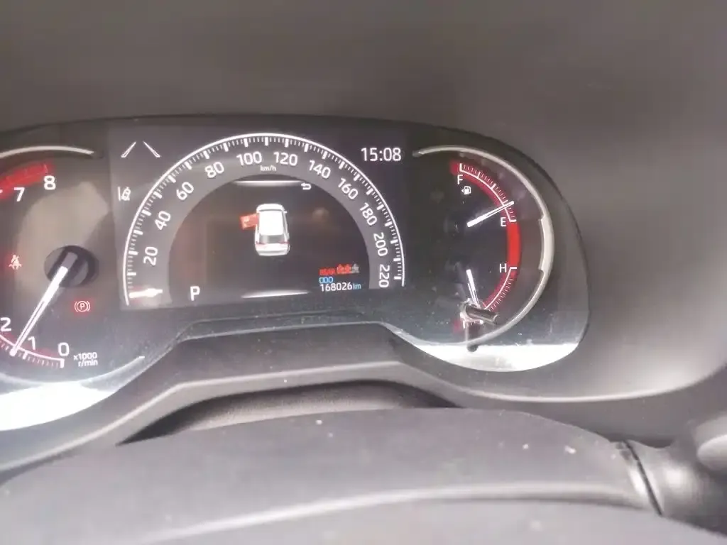 RAV4 2020 2.0L CVT 2WD Fashion Edition — миниатюра 5