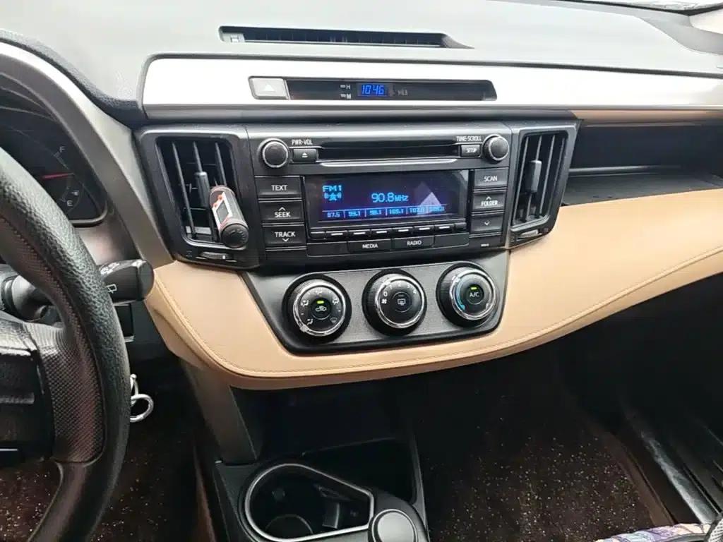 2016 Toyota RAV4 2.0L CVT 2WD Urban Edition (National V Emission Standard) — миниатюра 13