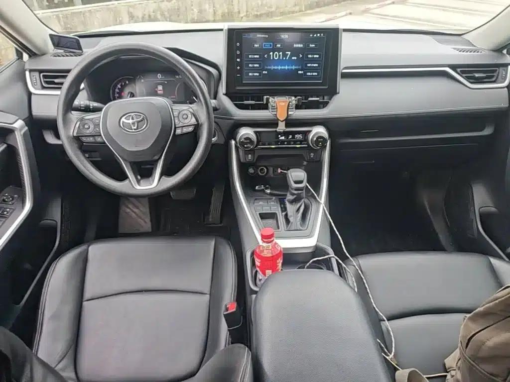RAV4 2020 2.0L CVT 2WD Fashion Edition — миниатюра 16