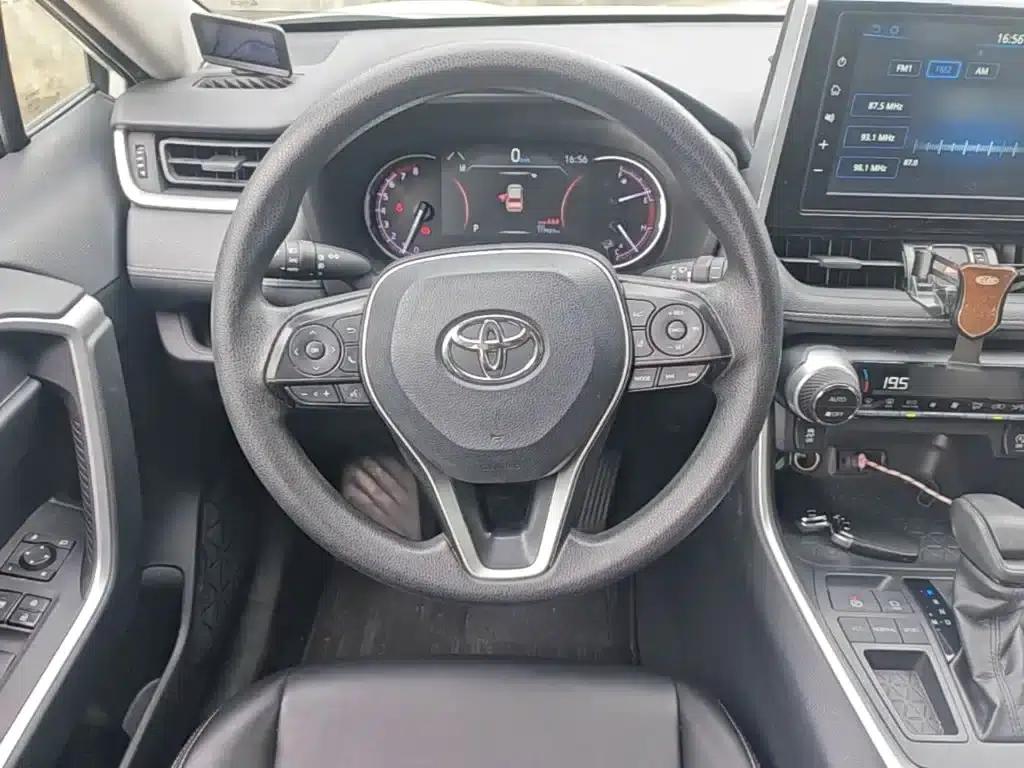 RAV4 2020 2.0L CVT 2WD Fashion Edition — миниатюра 17