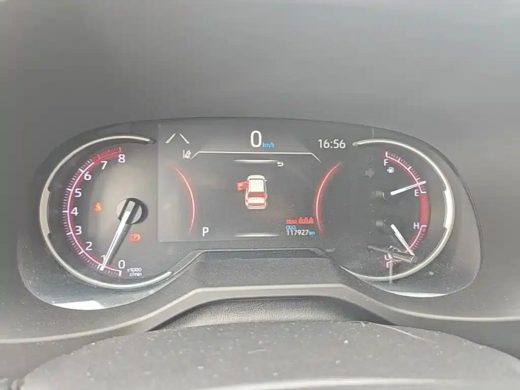 RAV4 2020 2.0L CVT 2WD Fashion Edition — миниатюра 18