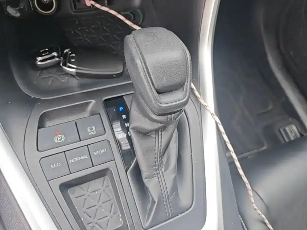 RAV4 2020 2.0L CVT 2WD Fashion Edition — миниатюра 21