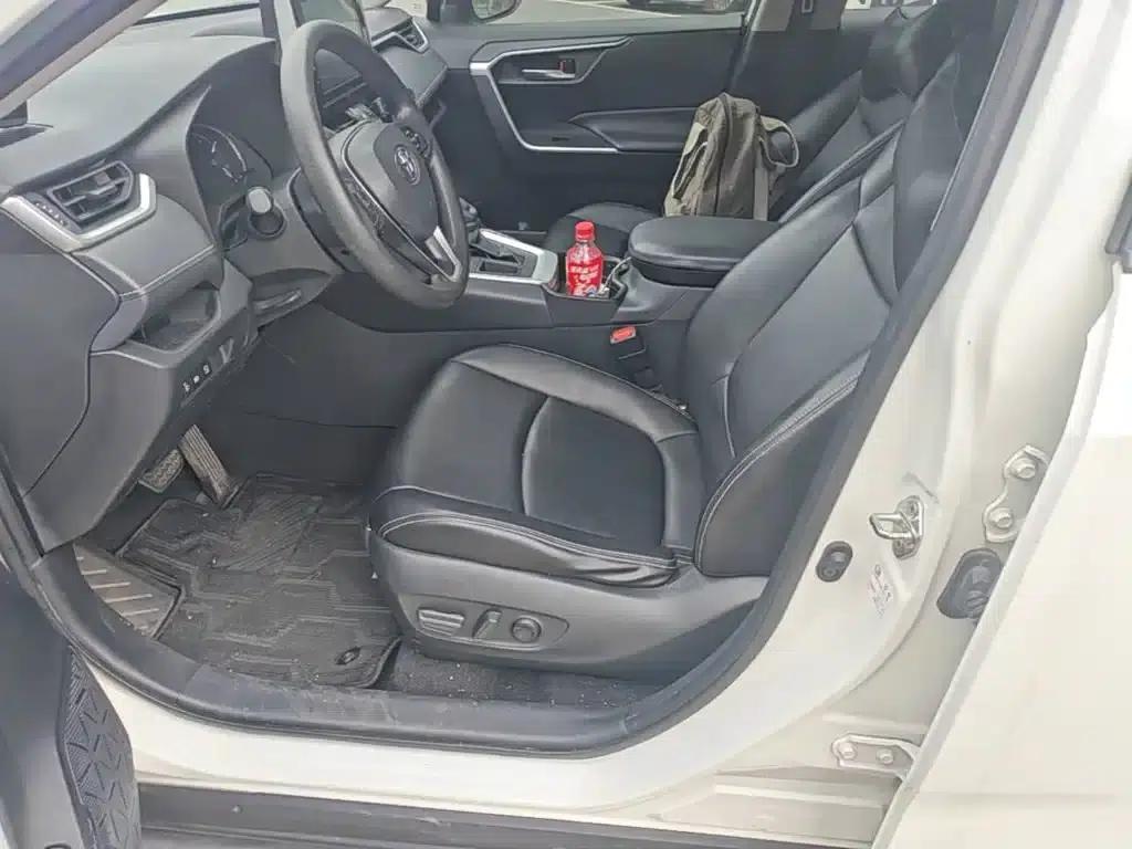 RAV4 2020 2.0L CVT 2WD Fashion Edition — миниатюра 22