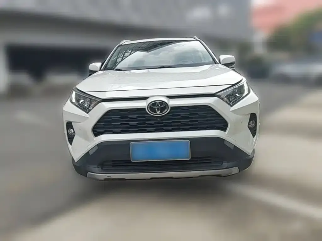 RAV4 2020 2.0L CVT 2WD Fashion Edition — миниатюра 5