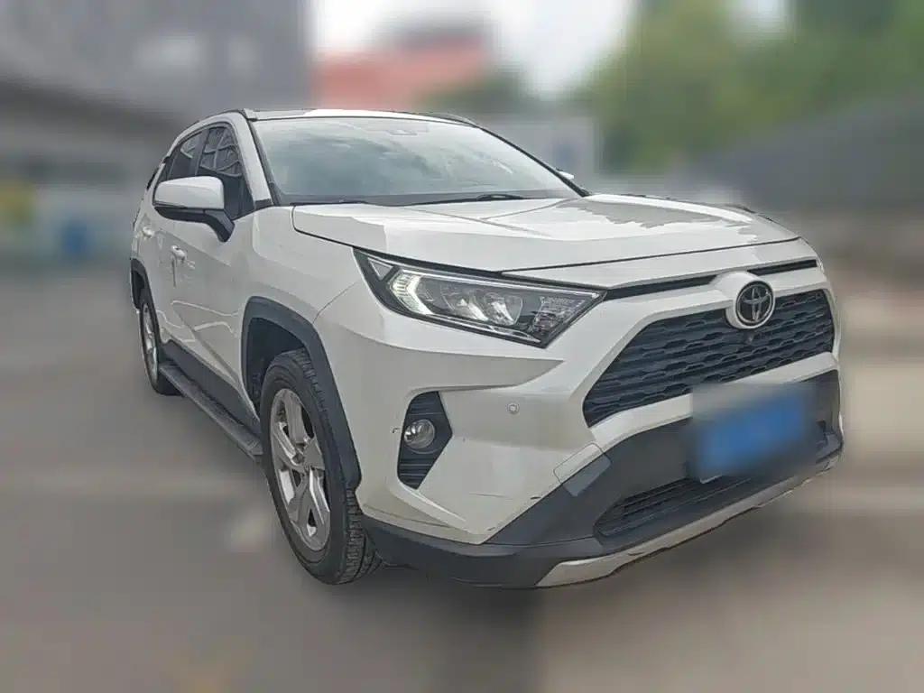 RAV4 2020 2.0L CVT 2WD Fashion Edition — миниатюра 7