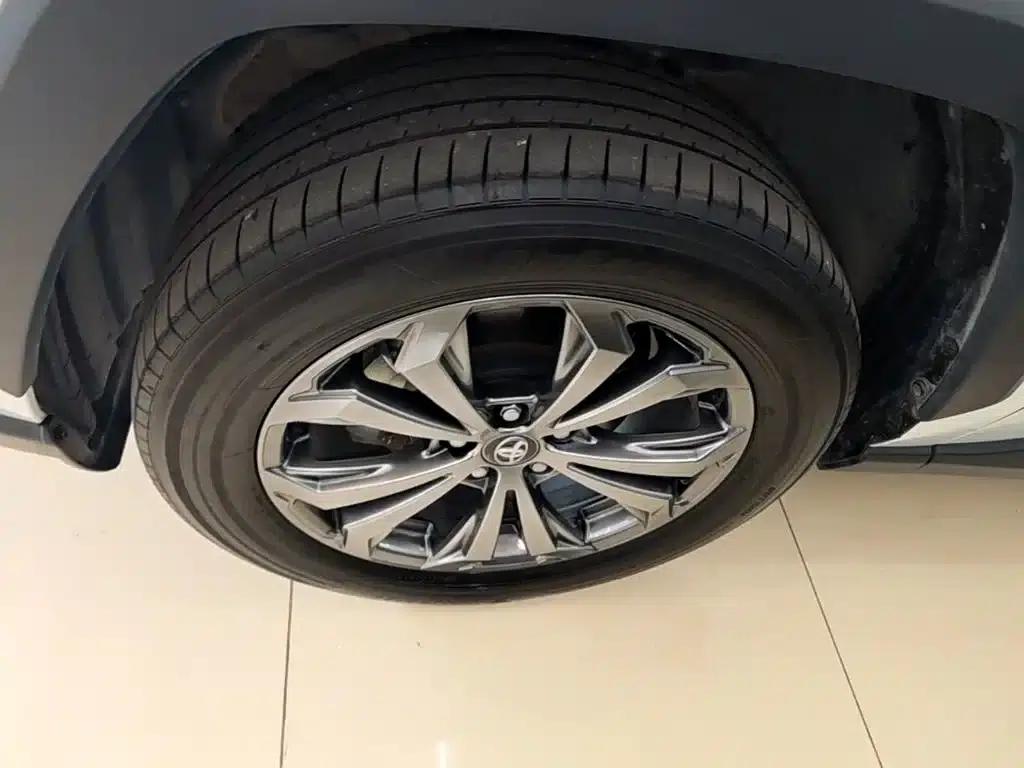 2023 RAV4 Hybrid 2.5L E-CVT 2WD Elite Plus Edition — миниатюра 23