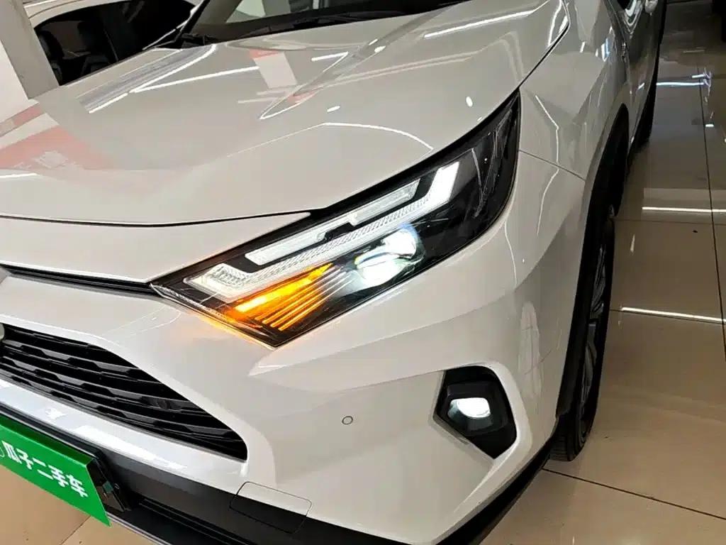2023 RAV4 Hybrid 2.5L E-CVT 2WD Elite Plus Edition — миниатюра 24