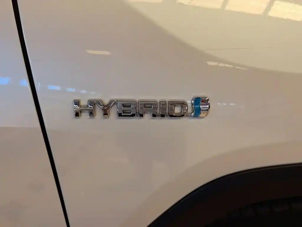 RAV4 2021 Hybrid 2.5L E-CVT AWD Elite PLUS Edition — миниатюра 17