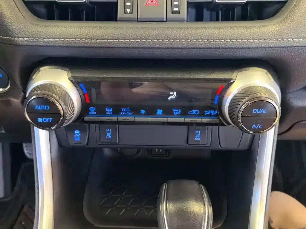 RAV4 2021 Hybrid 2.5L E-CVT AWD Elite PLUS Edition — миниатюра 19