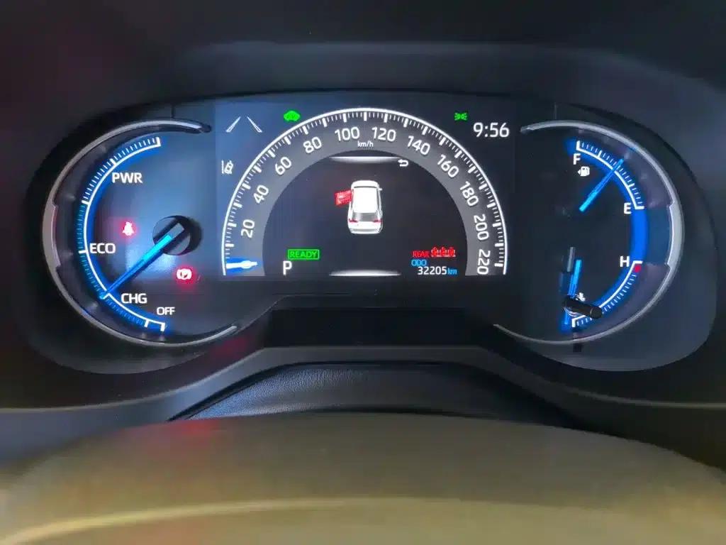 RAV4 2021 Hybrid 2.5L E-CVT AWD Elite PLUS Edition — миниатюра 3