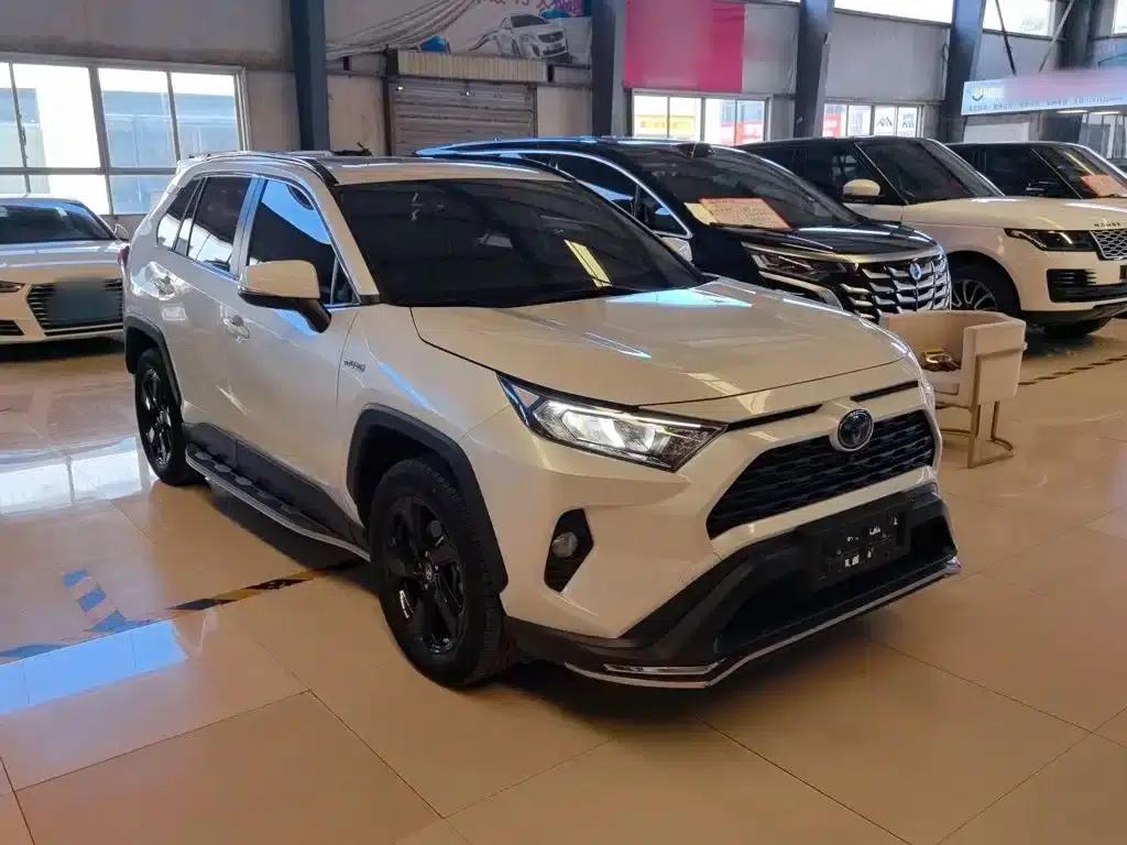 RAV4 2021 Hybrid 2.5L E-CVT AWD Elite PLUS Edition — миниатюра 21