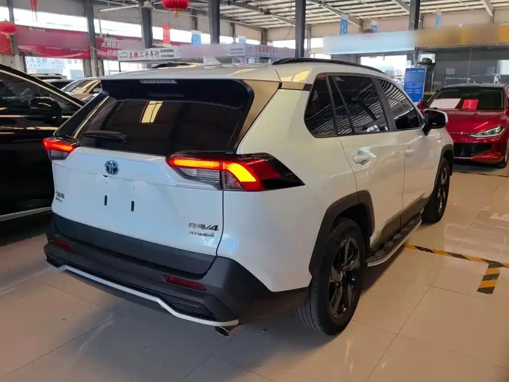 RAV4 2021 Hybrid 2.5L E-CVT AWD Elite PLUS Edition — миниатюра 24
