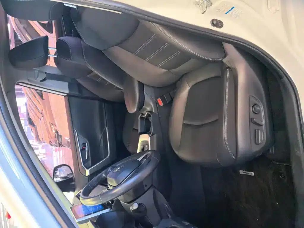 RAV4 2021 Hybrid 2.5L E-CVT AWD Elite PLUS Edition — миниатюра 6