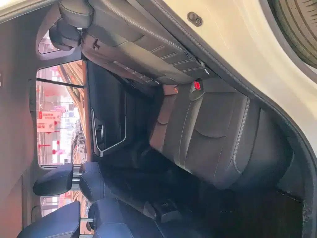 RAV4 2021 Hybrid 2.5L E-CVT AWD Elite PLUS Edition — миниатюра 8