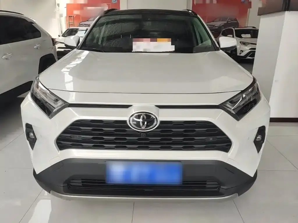 2023 RAV4 2.0L CVT 2WD 20th Anniversary Platinum Edition — миниатюра 3