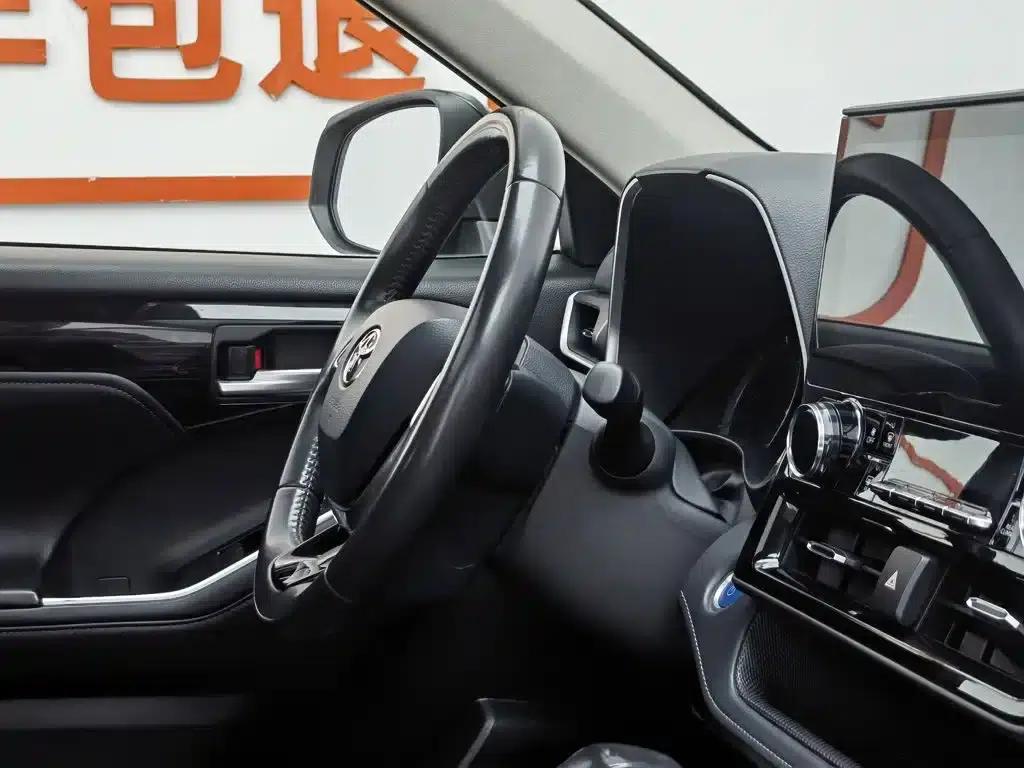 2022 Toyota Highlander Hybrid 2.5L AWD Premium 7-Seater — миниатюра 22