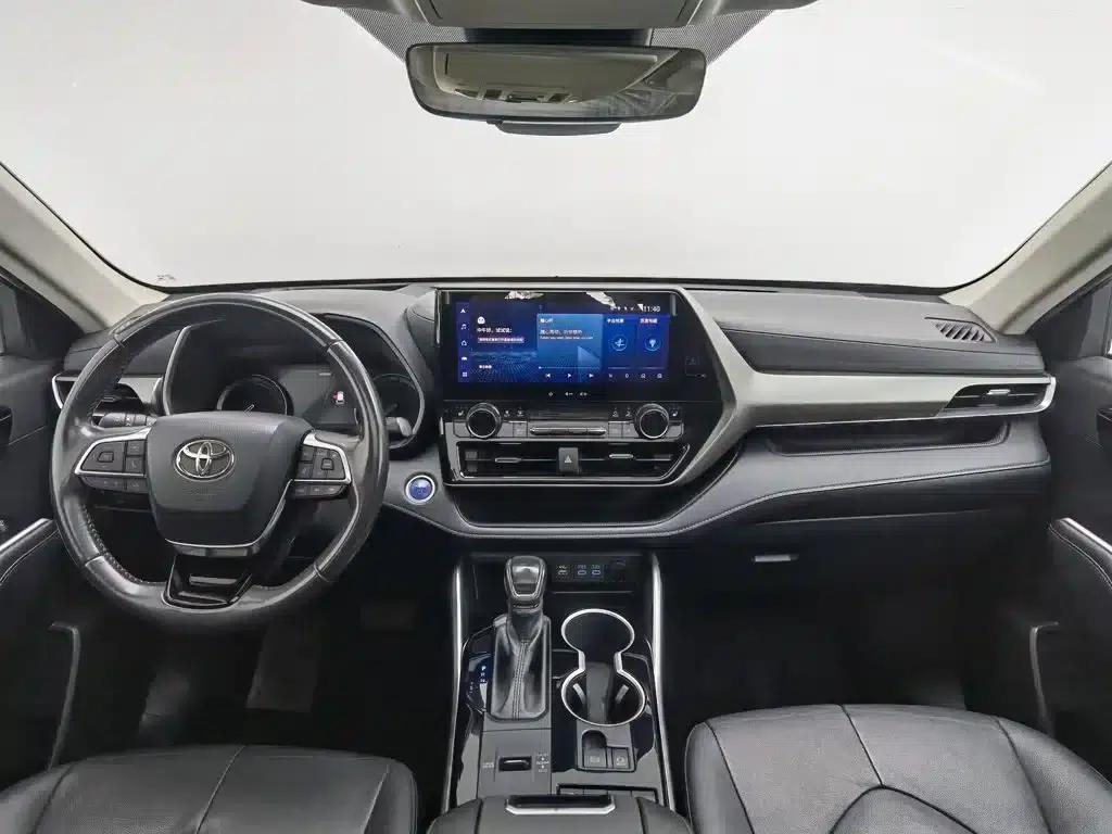 2022 Toyota Highlander Hybrid 2.5L AWD Premium 7-Seater — миниатюра 5