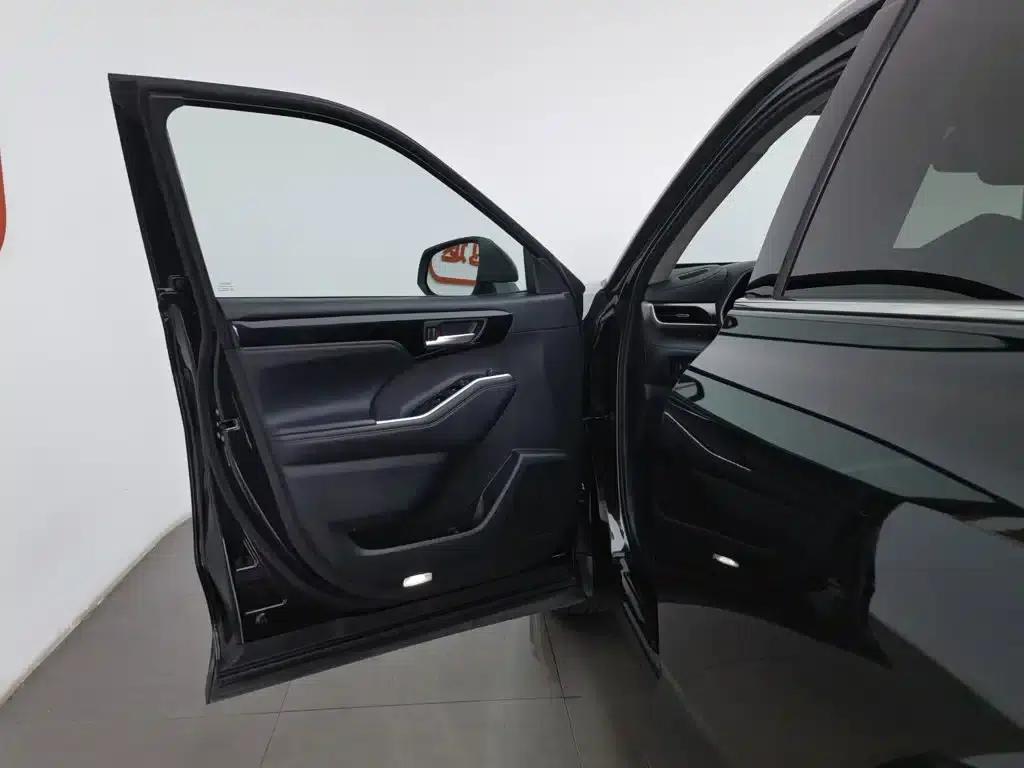2022 Toyota Highlander Hybrid 2.5L AWD Premium 7-Seater — миниатюра 8