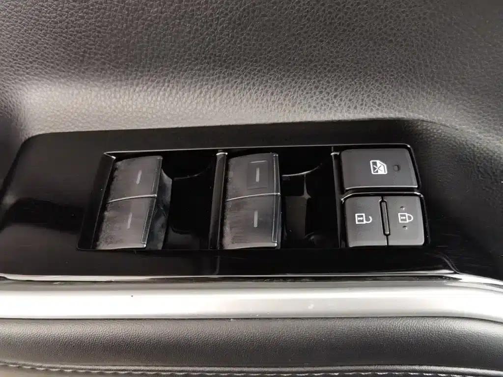 2022 Toyota Highlander Hybrid 2.5L AWD Premium 7-Seater — миниатюра 9