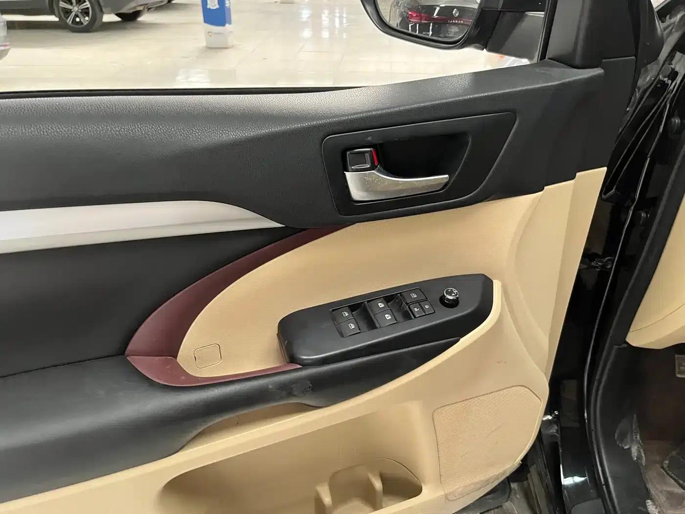 2015 Highlander 2.0T AWD Elite Edition 7-seater — миниатюра 6