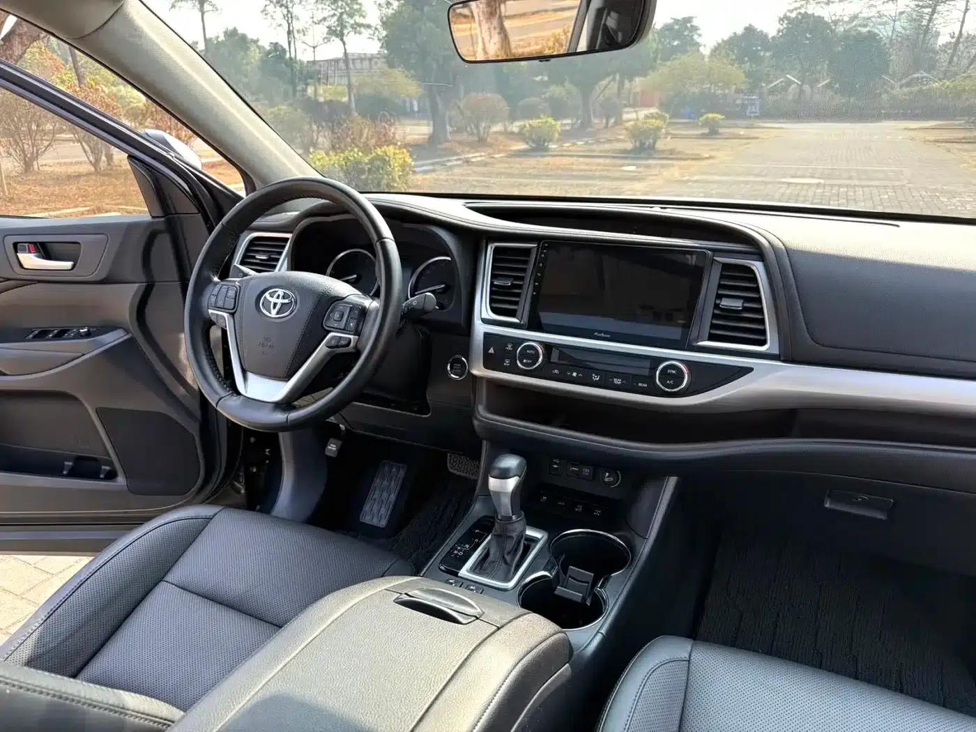 2021 Toyota Highlander 2.0T AWD Luxury 7-seater — миниатюра 6