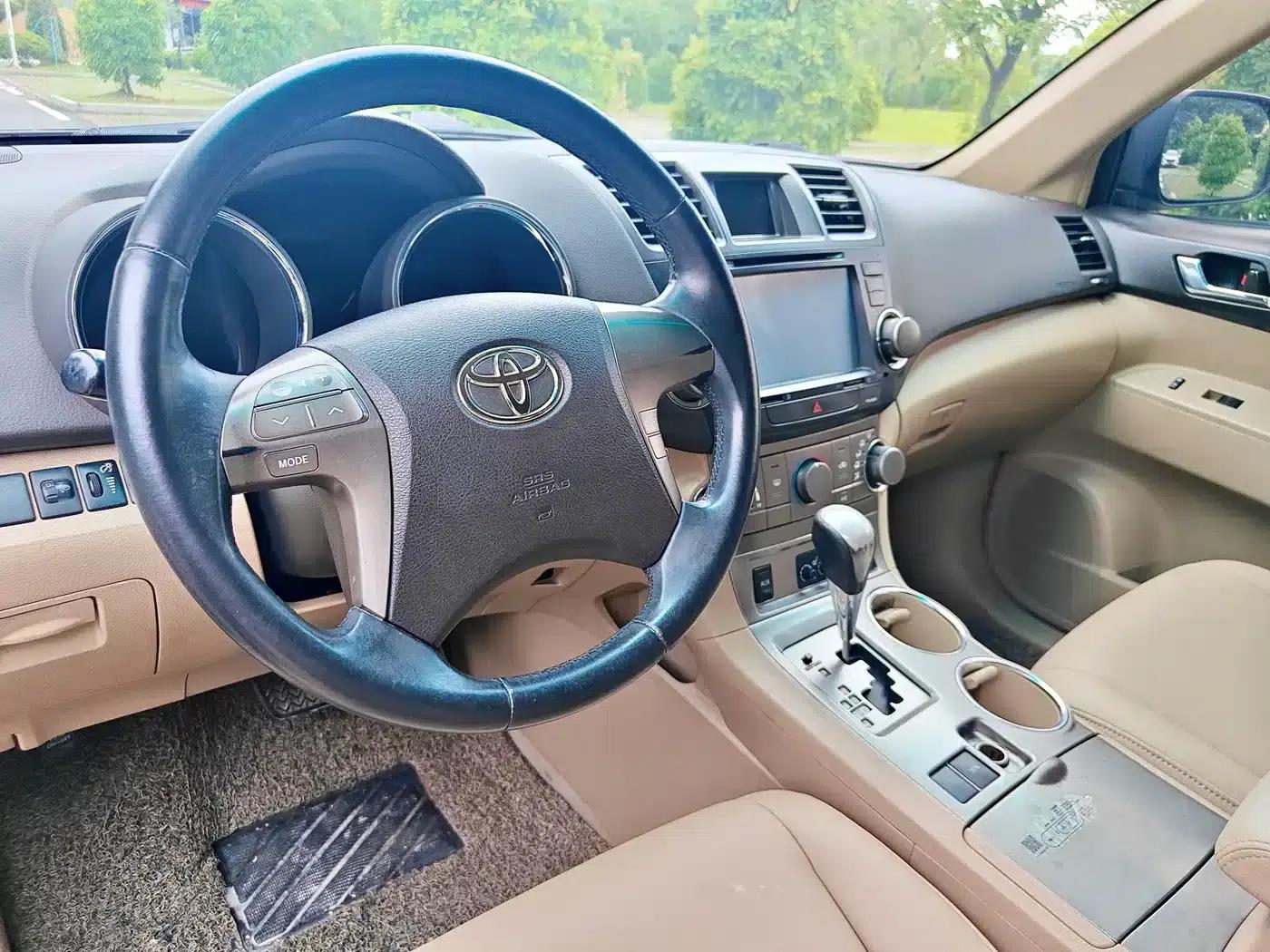 Highlander 2009 2.7L 2WD 5-seater Sport Edition — миниатюра 12
