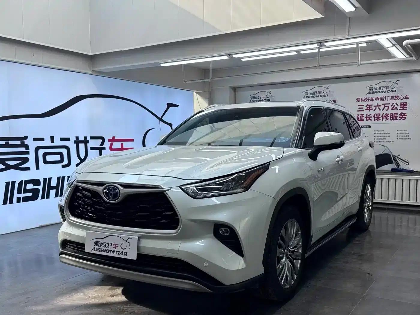 2023 Toyota Highlander 2.5L Intelligent Hybrid Dual-Motor AWD Luxury Edition 7-Seater — миниатюра 1