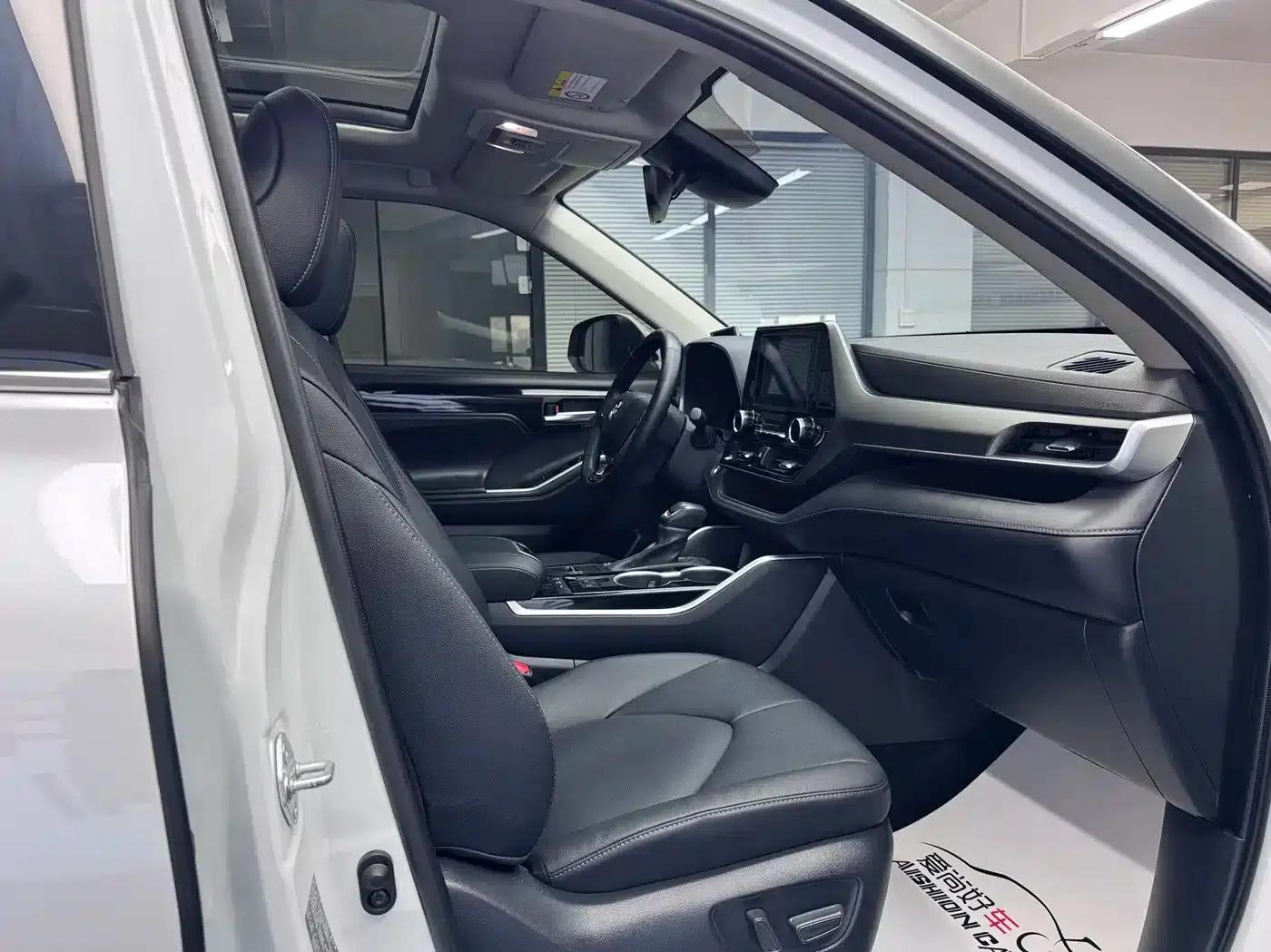 2023 Toyota Highlander 2.5L Intelligent Hybrid Dual-Motor AWD Luxury Edition 7-Seater — миниатюра 15