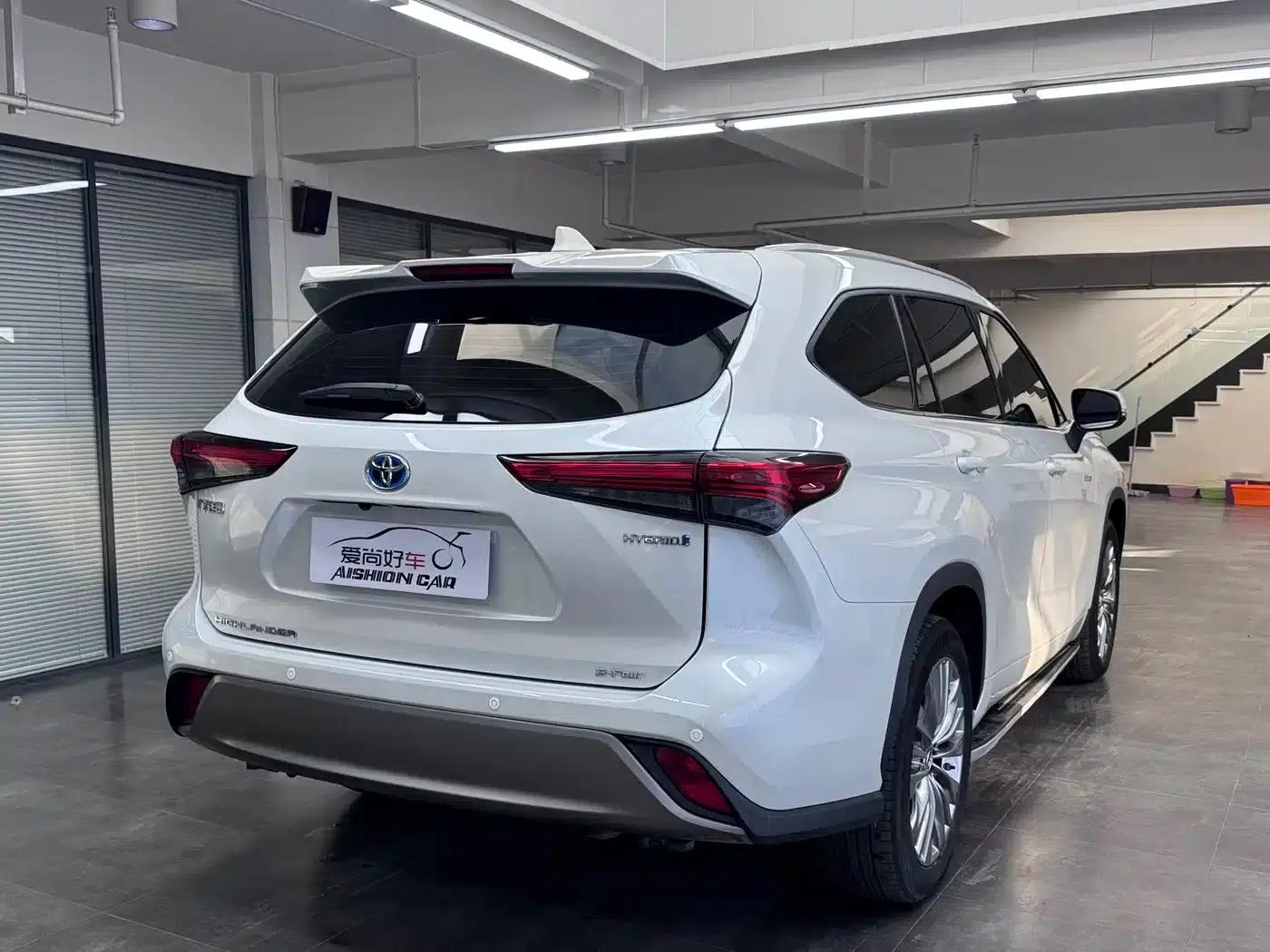 2023 Toyota Highlander 2.5L Intelligent Hybrid Dual-Motor AWD Luxury Edition 7-Seater — миниатюра 7