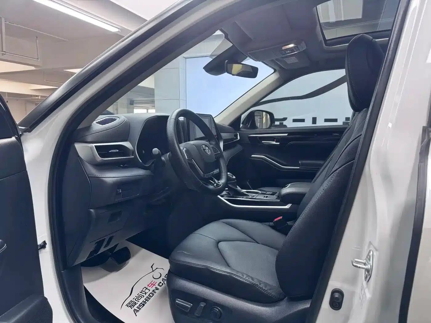 2023 Toyota Highlander 2.5L Intelligent Hybrid Dual-Motor AWD Luxury Edition 7-Seater — миниатюра 8
