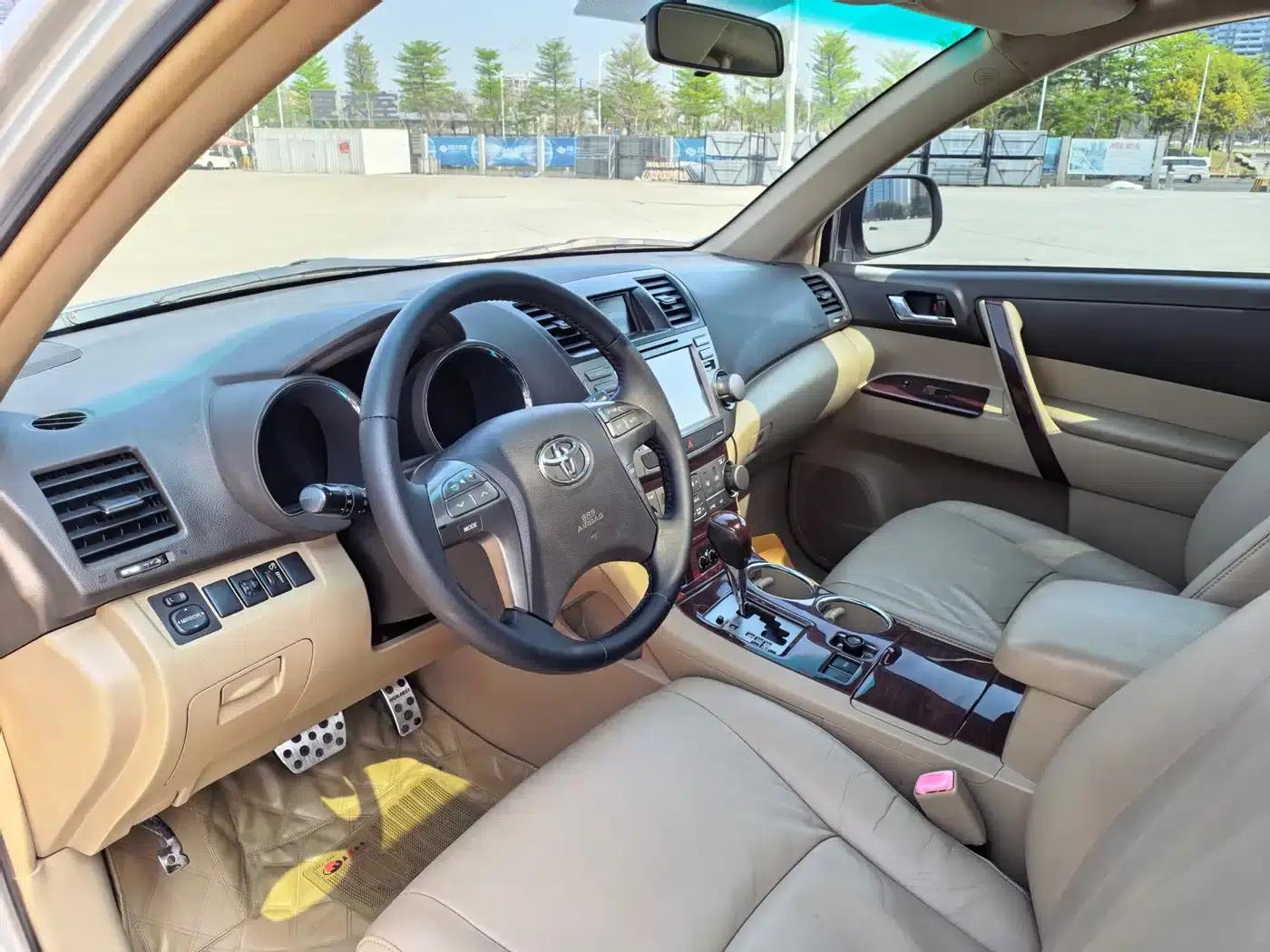 Highlander 2009 2.7L 2WD 7-seater Luxury Edition — миниатюра 11