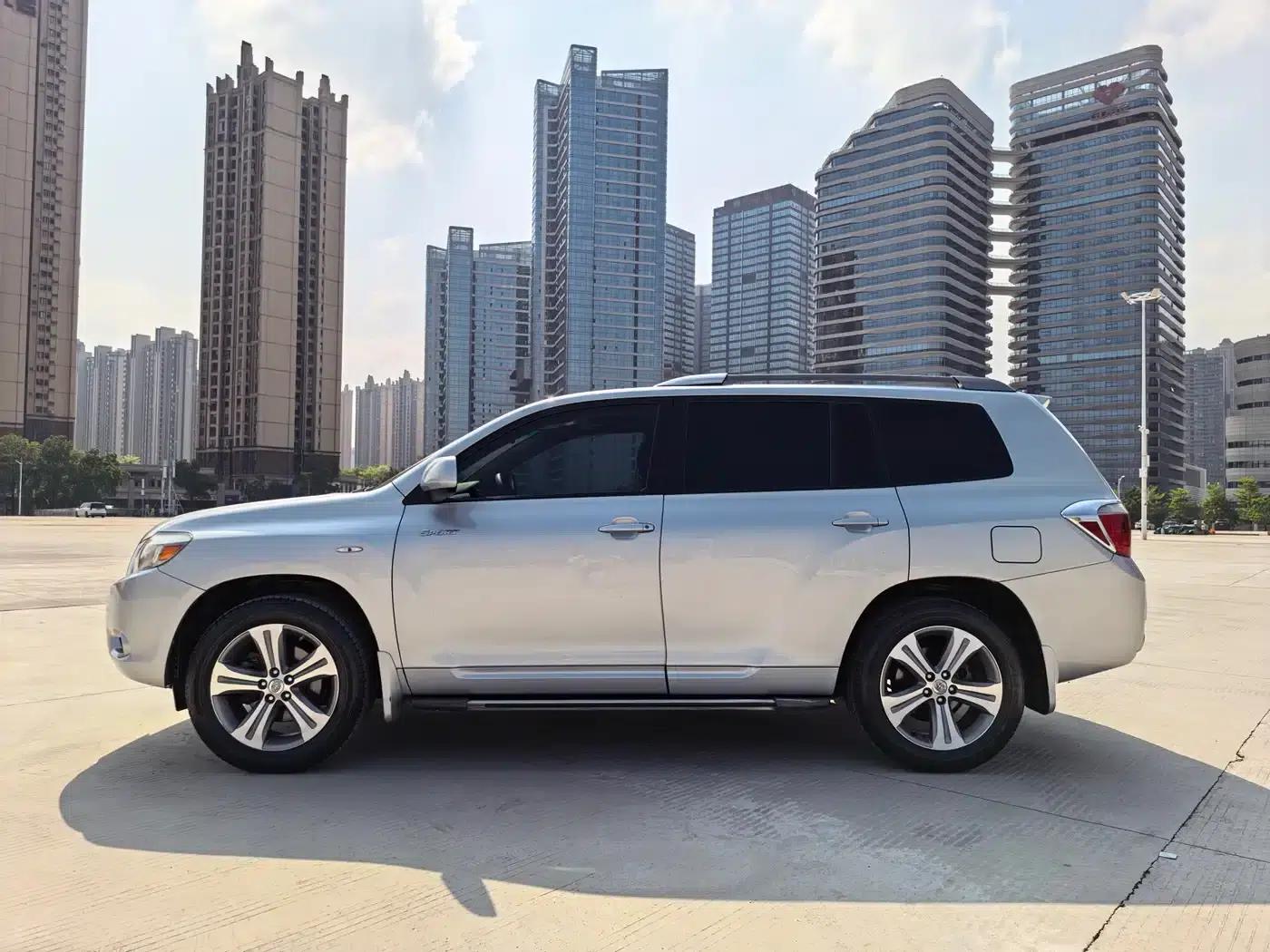 Highlander 2009 2.7L 2WD 7-seater Luxury Edition — миниатюра 4