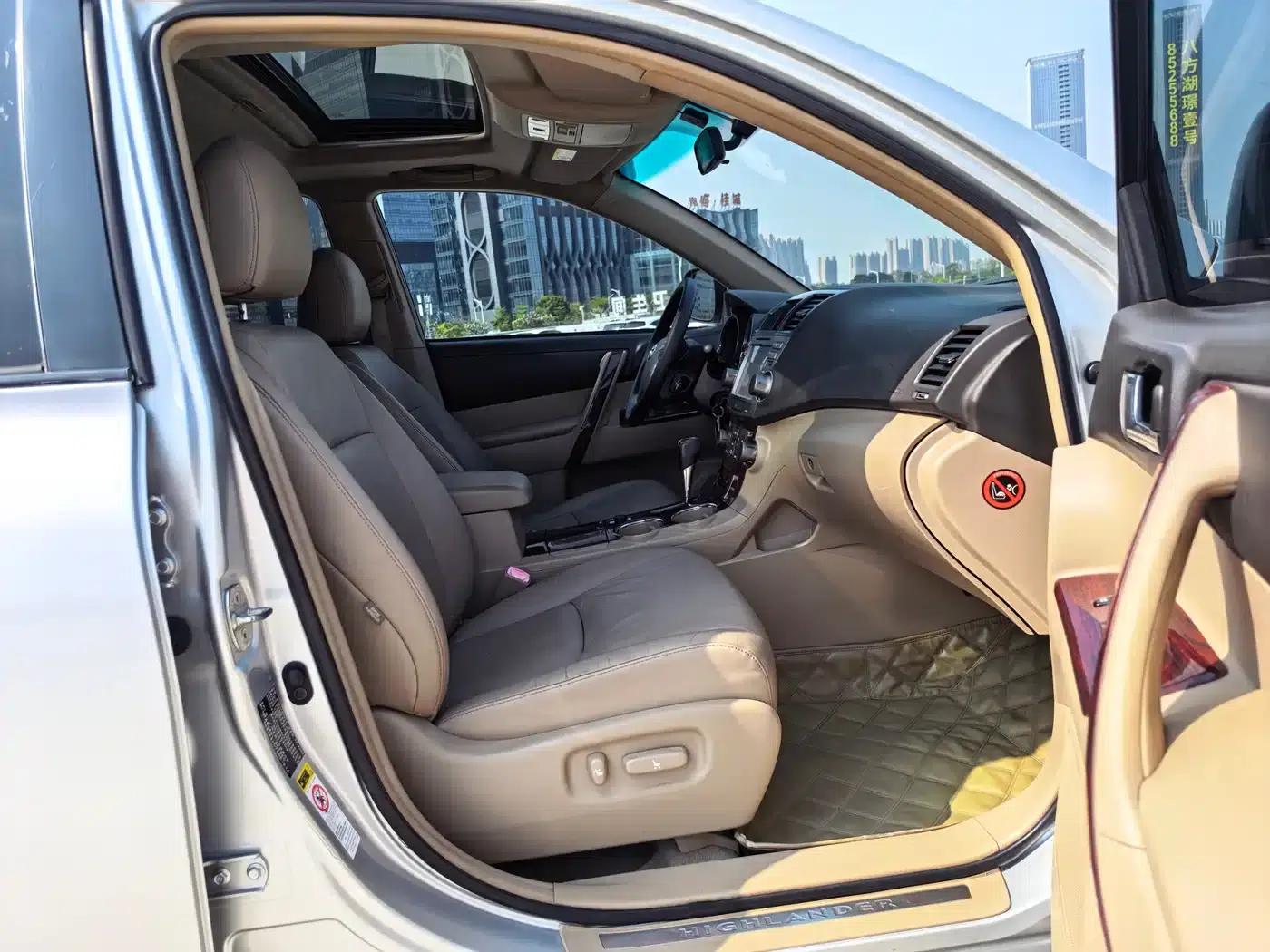 Highlander 2009 2.7L 2WD 7-seater Luxury Edition — миниатюра 6