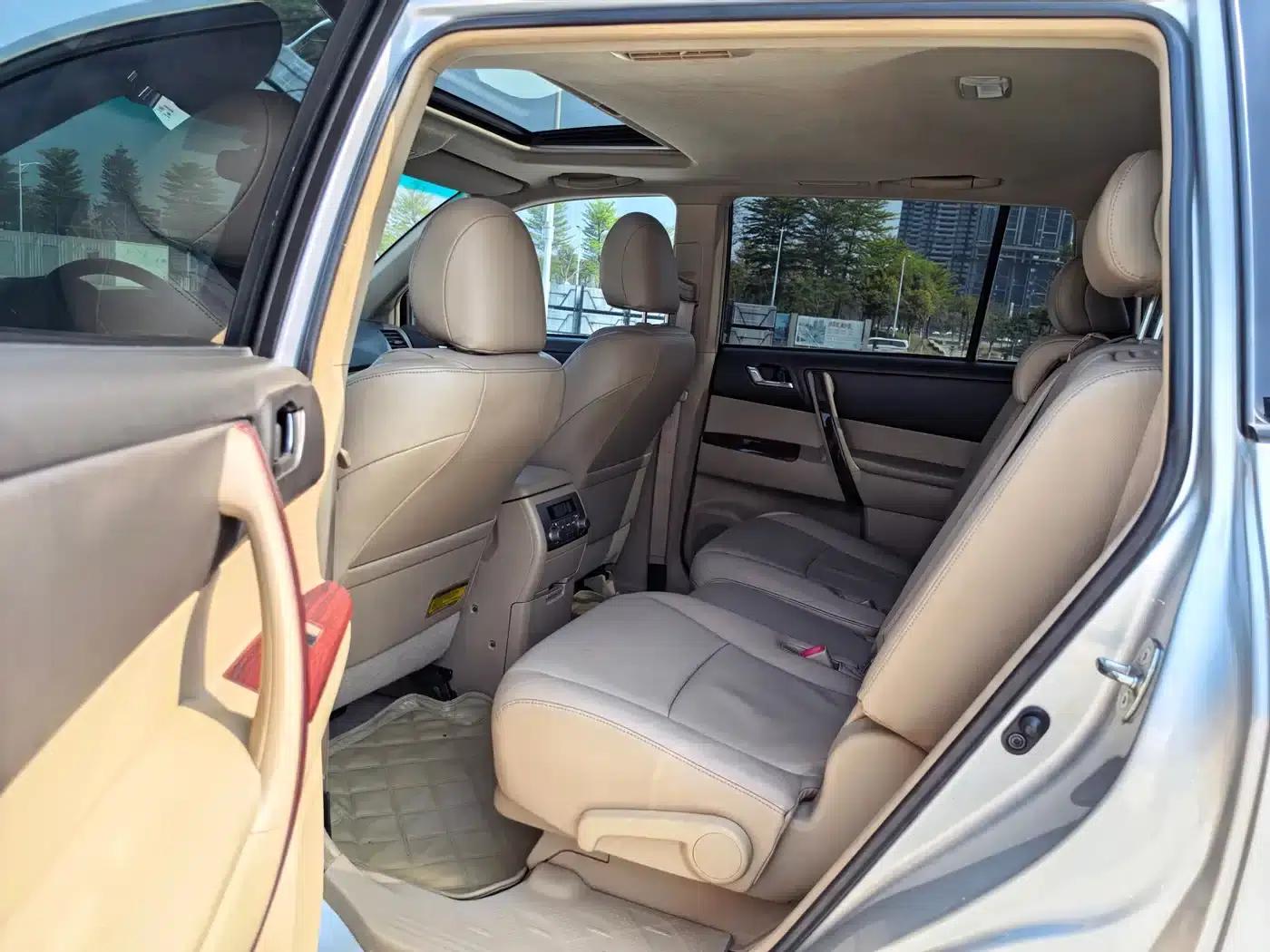 Highlander 2009 2.7L 2WD 7-seater Luxury Edition — миниатюра 7