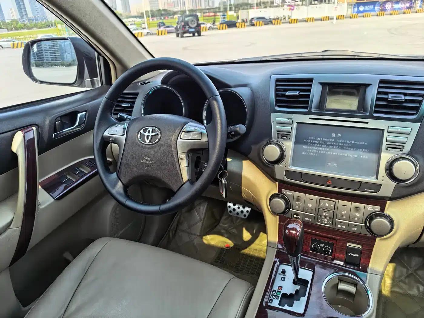 Highlander 2009 2.7L 2WD 7-seater Luxury Edition — миниатюра 9
