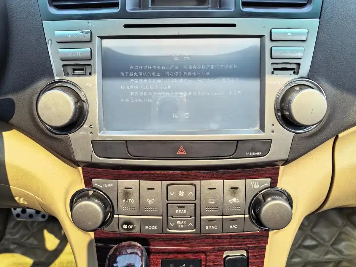 Highlander 2009 2.7L 2WD 7-seater Luxury Edition — миниатюра 10
